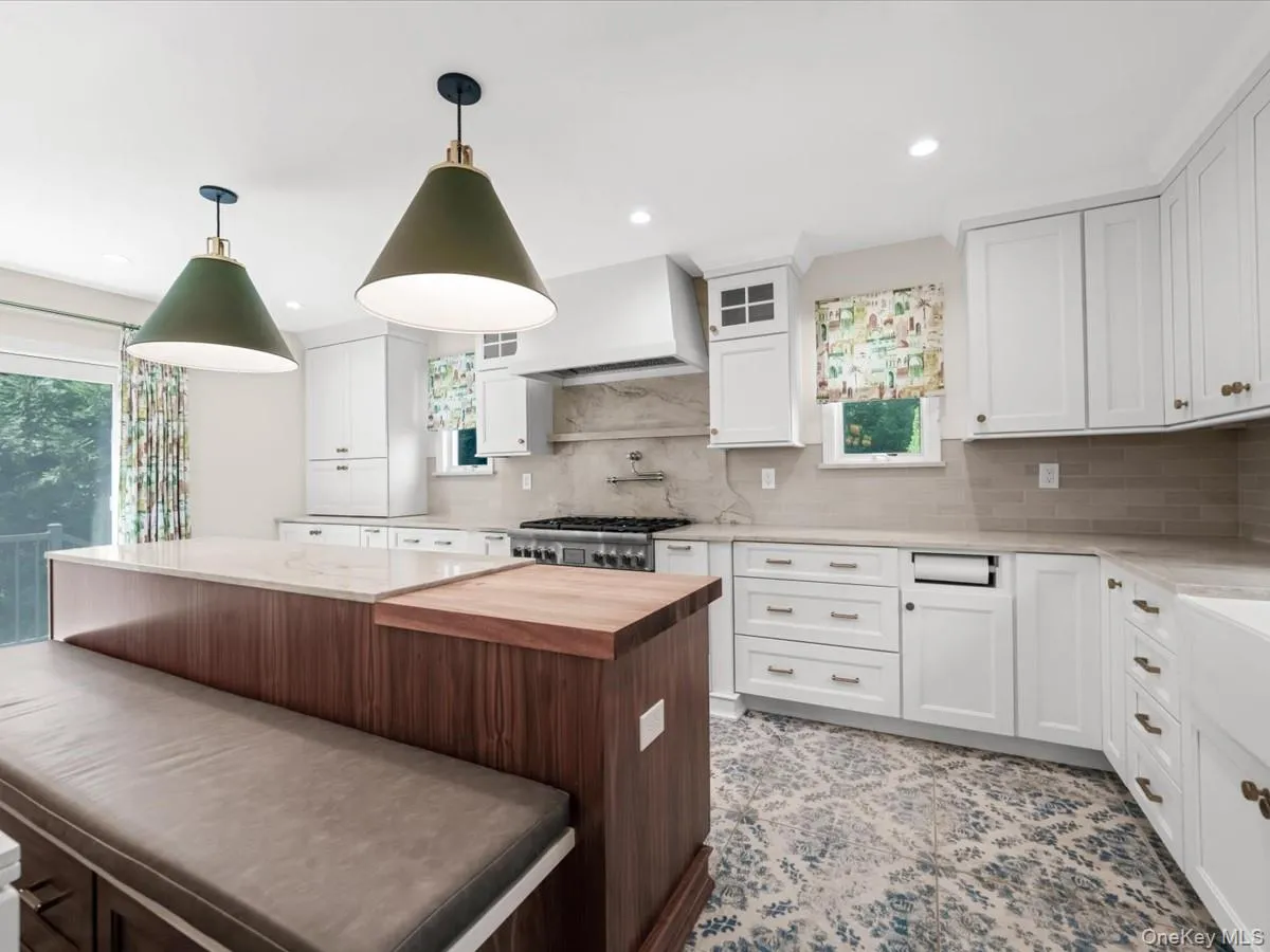 59 Franklin Place, North Hempstead, NY, 4 Bedrooms Bedrooms, 7 Rooms Rooms,3 BathroomsBathrooms,Residential,For Rent,Franklin,0,1009937 59 Franklin Place, North Hempstead, NY, 4 Bedrooms Bedrooms, 7 Rooms Rooms,3 BathroomsBathrooms,Residential,For Rent,Franklin,0,1009937