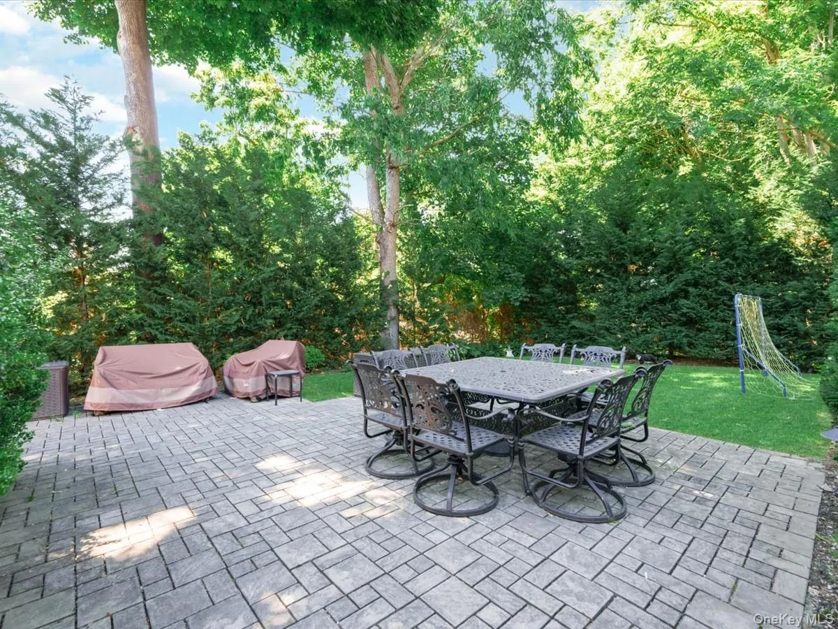 59 Franklin Place, North Hempstead, NY, 4 Bedrooms Bedrooms, 7 Rooms Rooms,3 BathroomsBathrooms,Residential,For Rent,Franklin,0,1009937 59 Franklin Place, North Hempstead, NY, 4 Bedrooms Bedrooms, 7 Rooms Rooms,3 BathroomsBathrooms,Residential,For Rent,Franklin,0,1009937
