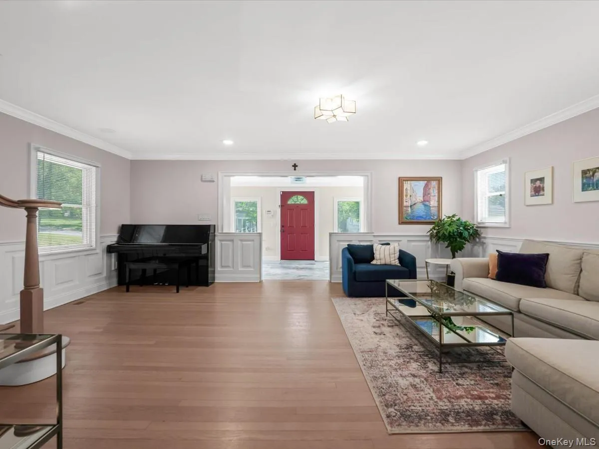59 Franklin Place, North Hempstead, NY, 4 Bedrooms Bedrooms, 7 Rooms Rooms,3 BathroomsBathrooms,Residential,For Rent,Franklin,0,1009937 59 Franklin Place, North Hempstead, NY, 4 Bedrooms Bedrooms, 7 Rooms Rooms,3 BathroomsBathrooms,Residential,For Rent,Franklin,0,1009937