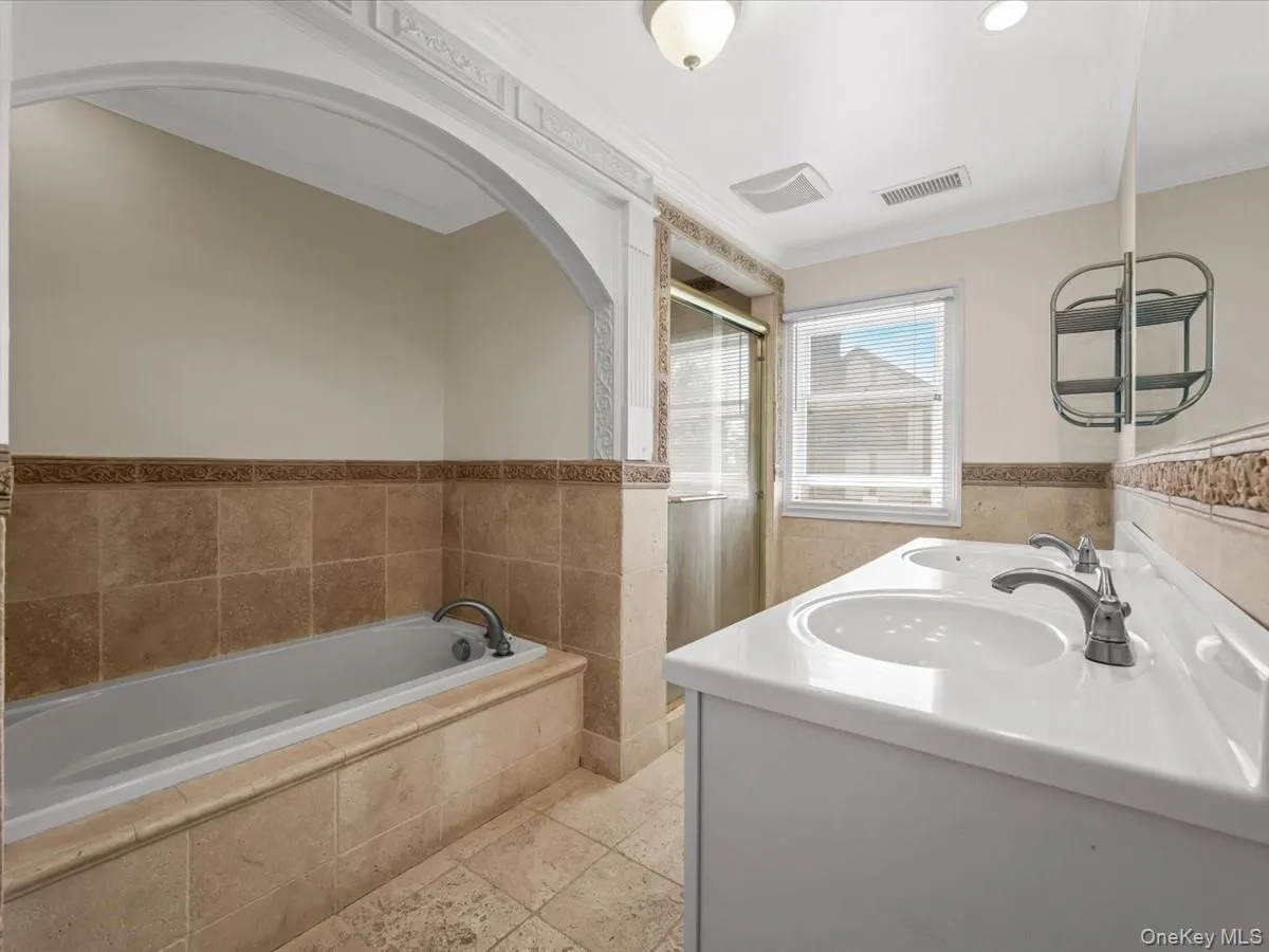 59 Franklin Place, North Hempstead, NY, 4 Bedrooms Bedrooms, 7 Rooms Rooms,3 BathroomsBathrooms,Residential,For Rent,Franklin,0,1009937 59 Franklin Place, North Hempstead, NY, 4 Bedrooms Bedrooms, 7 Rooms Rooms,3 BathroomsBathrooms,Residential,For Rent,Franklin,0,1009937