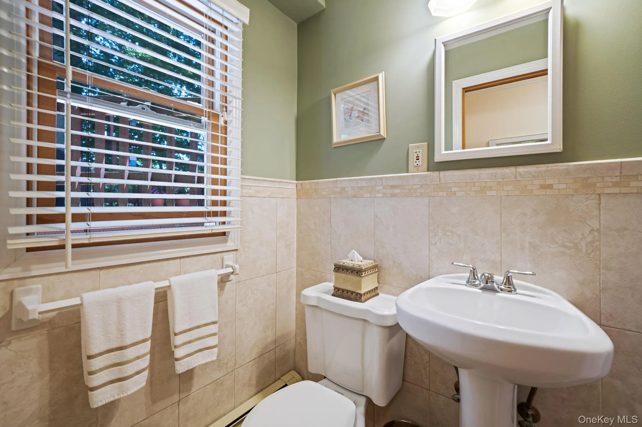 main level / 2nd full bath, walk in shower main level / 2nd full bath, walk in shower
