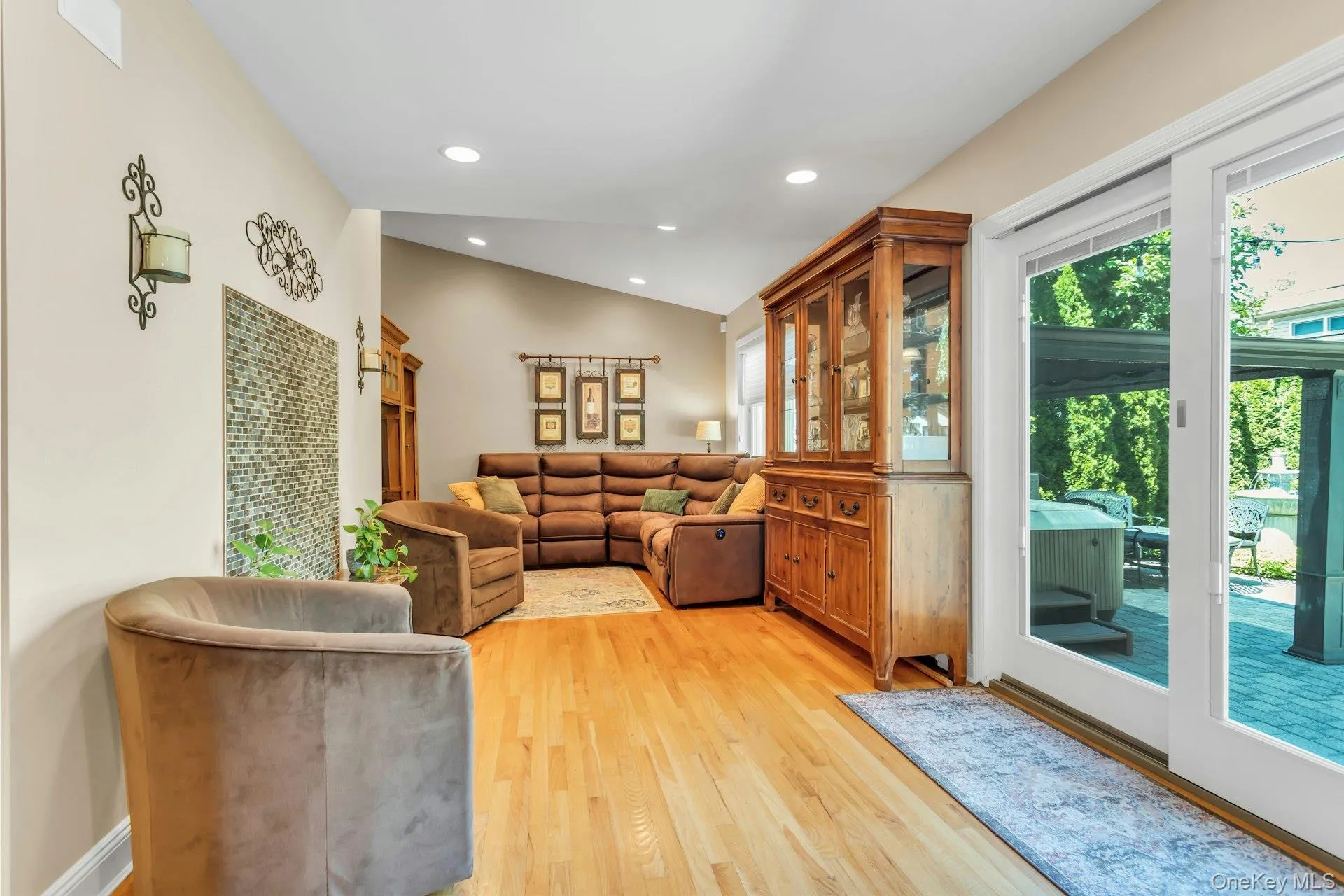 12 Pinewood Lane, North Hempstead, NY, 3 Bedrooms Bedrooms, 7 Rooms Rooms,2 BathroomsBathrooms,Residential,For Rent,Pinewood,0,1009944 12 Pinewood Lane, North Hempstead, NY, 3 Bedrooms Bedrooms, 7 Rooms Rooms,2 BathroomsBathrooms,Residential,For Rent,Pinewood,0,1009944