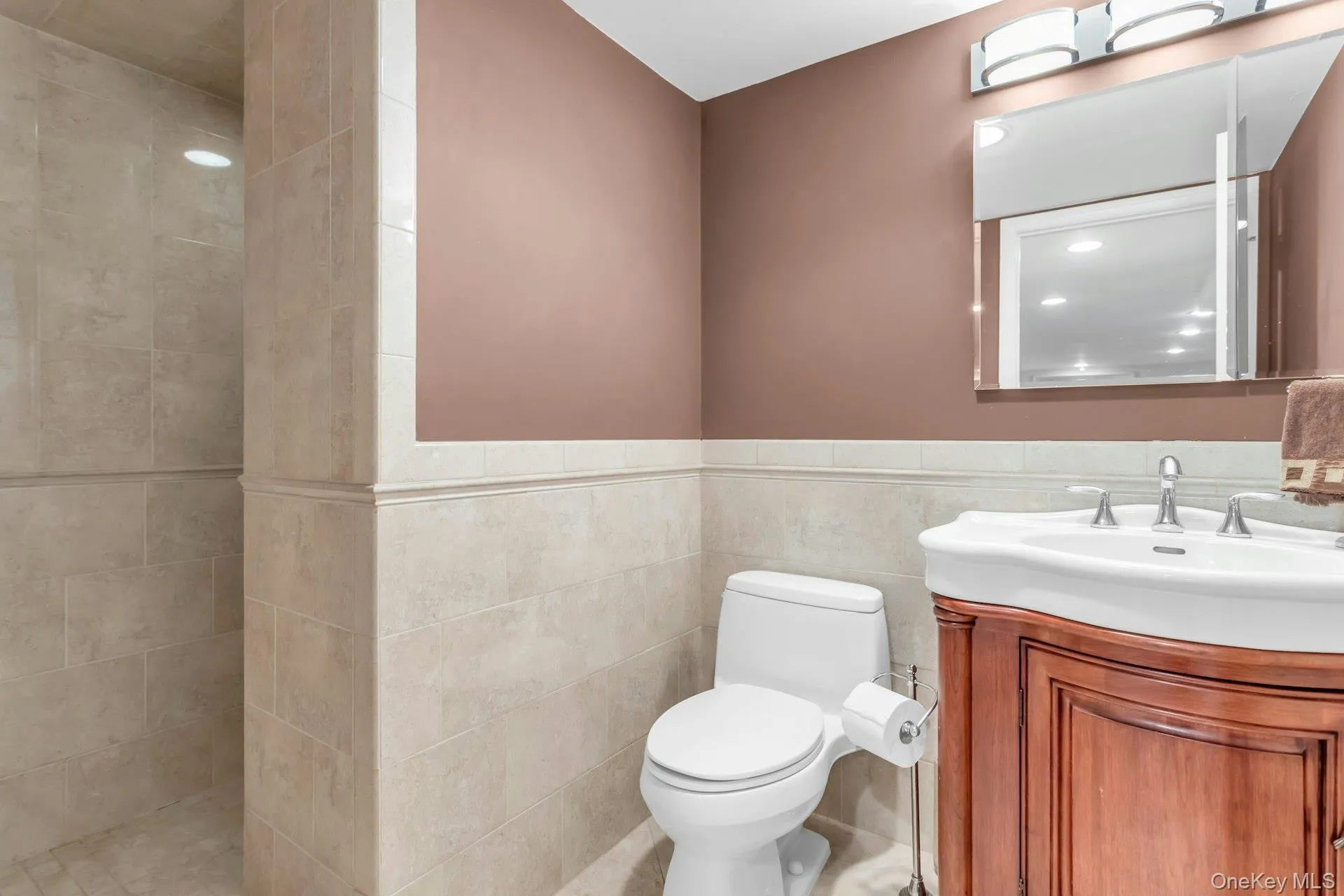 12 Pinewood Lane, North Hempstead, NY, 3 Bedrooms Bedrooms, 7 Rooms Rooms,2 BathroomsBathrooms,Residential,For Rent,Pinewood,0,1009944 12 Pinewood Lane, North Hempstead, NY, 3 Bedrooms Bedrooms, 7 Rooms Rooms,2 BathroomsBathrooms,Residential,For Rent,Pinewood,0,1009944