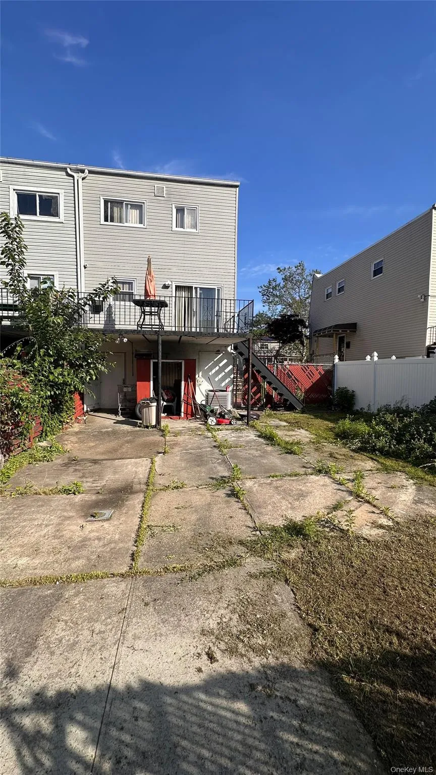10565 Avenue L, New York, NY, 3 Bedrooms Bedrooms, 8 Rooms Rooms,2 BathroomsBathrooms,Residential,For Rent,Avenue L,0,1009946 10565 Avenue L, New York, NY, 3 Bedrooms Bedrooms, 8 Rooms Rooms,2 BathroomsBathrooms,Residential,For Rent,Avenue L,0,1009946