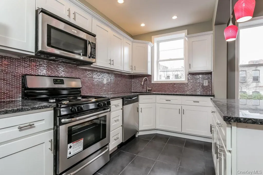 21 Dewey Place, New York, NY, 3 Bedrooms Bedrooms, 5 Rooms Rooms,1 BathroomBathrooms,Residential Lease,For Rent,Dewey,0,1009947 21 Dewey Place, New York, NY, 3 Bedrooms Bedrooms, 5 Rooms Rooms,1 BathroomBathrooms,Residential Lease,For Rent,Dewey,0,1009947