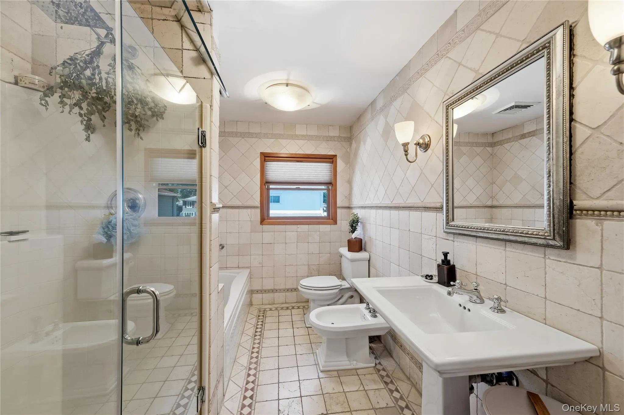 453 2nd Avenue, Oyster Bay, NY, 3 Bedrooms Bedrooms, 9 Rooms Rooms,2 BathroomsBathrooms,Residential,For Rent,2nd,0,1009951 453 2nd Avenue, Oyster Bay, NY, 3 Bedrooms Bedrooms, 9 Rooms Rooms,2 BathroomsBathrooms,Residential,For Rent,2nd,0,1009951