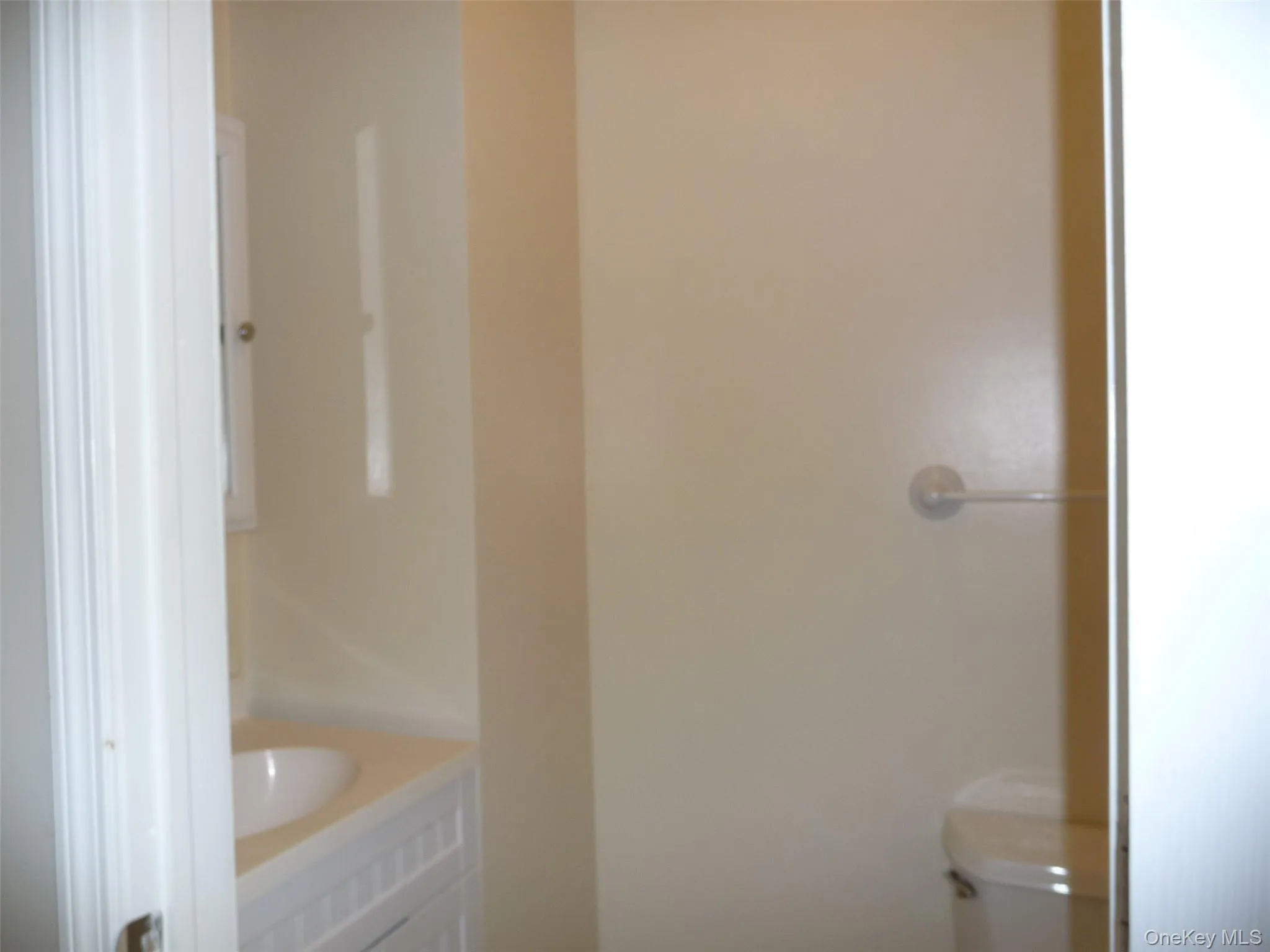 27 Oliver Avenue, Middletown, NY, 3 Bedrooms Bedrooms, 7 Rooms Rooms,1 BathroomBathrooms,Residential Lease,For Rent,Oliver,0,1009956 27 Oliver Avenue, Middletown, NY, 3 Bedrooms Bedrooms, 7 Rooms Rooms,1 BathroomBathrooms,Residential Lease,For Rent,Oliver,0,1009956