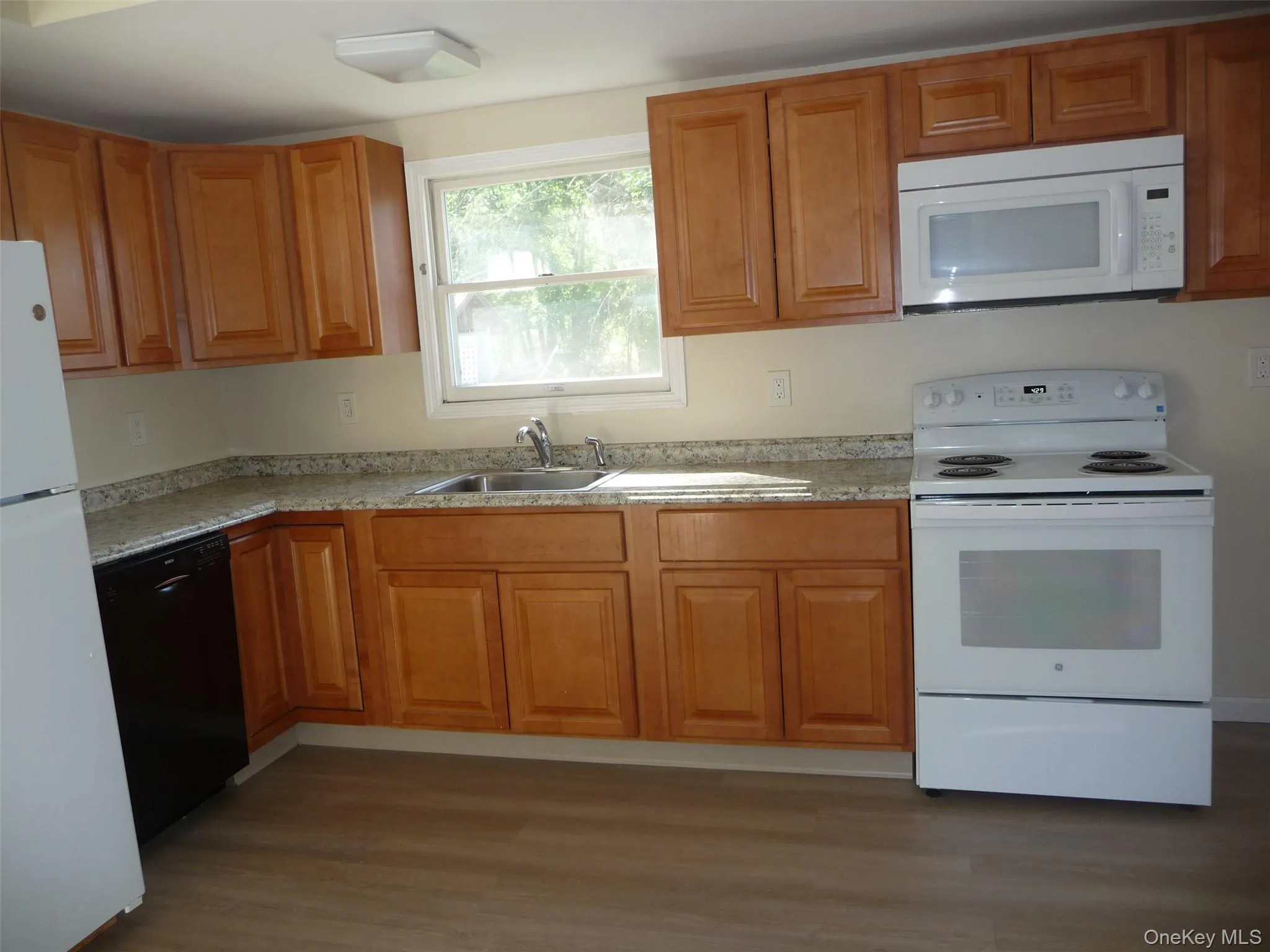 27 Oliver Avenue, Middletown, NY, 3 Bedrooms Bedrooms, 7 Rooms Rooms,1 BathroomBathrooms,Residential Lease,For Rent,Oliver,0,1009956 27 Oliver Avenue, Middletown, NY, 3 Bedrooms Bedrooms, 7 Rooms Rooms,1 BathroomBathrooms,Residential Lease,For Rent,Oliver,0,1009956