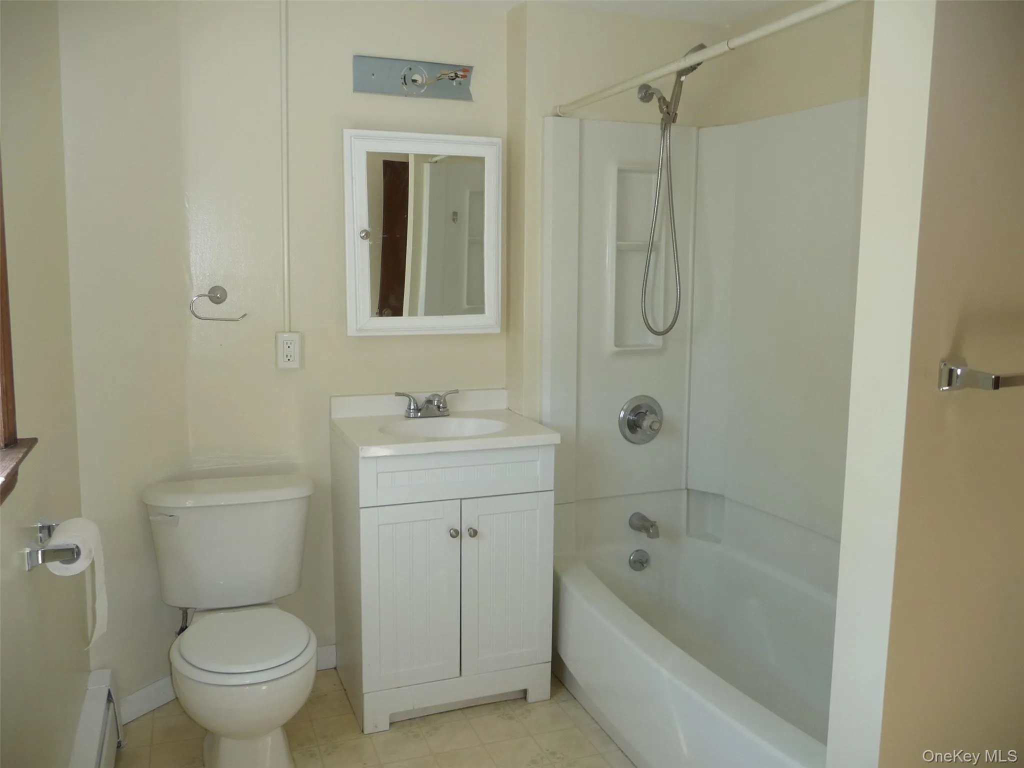 27 Oliver Avenue, Middletown, NY, 3 Bedrooms Bedrooms, 7 Rooms Rooms,1 BathroomBathrooms,Residential Lease,For Rent,Oliver,0,1009956 27 Oliver Avenue, Middletown, NY, 3 Bedrooms Bedrooms, 7 Rooms Rooms,1 BathroomBathrooms,Residential Lease,For Rent,Oliver,0,1009956