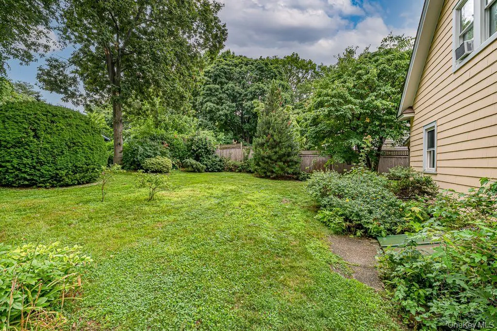 7 Aberdeen Drive, Huntington, NY, 2 Bedrooms Bedrooms, 6 Rooms Rooms,1 BathroomBathrooms,Residential Lease,For Rent,Aberdeen,0,1009961 7 Aberdeen Drive, Huntington, NY, 2 Bedrooms Bedrooms, 6 Rooms Rooms,1 BathroomBathrooms,Residential Lease,For Rent,Aberdeen,0,1009961