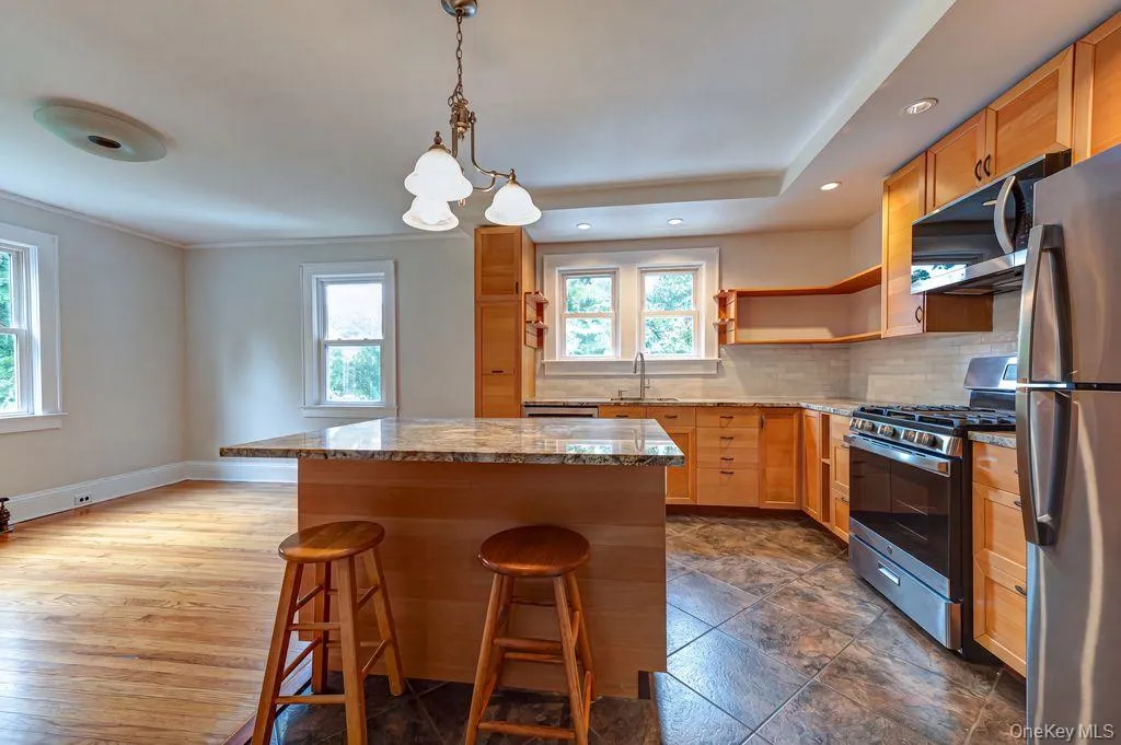 7 Aberdeen Drive, Huntington, NY, 2 Bedrooms Bedrooms, 6 Rooms Rooms,1 BathroomBathrooms,Residential Lease,For Rent,Aberdeen,0,1009961 7 Aberdeen Drive, Huntington, NY, 2 Bedrooms Bedrooms, 6 Rooms Rooms,1 BathroomBathrooms,Residential Lease,For Rent,Aberdeen,0,1009961