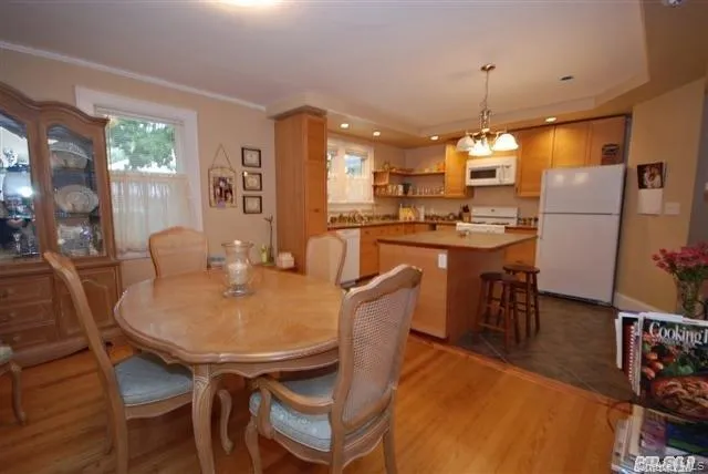 7 Aberdeen Drive, Huntington, NY, 2 Bedrooms Bedrooms, 6 Rooms Rooms,1 BathroomBathrooms,Residential Lease,For Rent,Aberdeen,0,1009961 7 Aberdeen Drive, Huntington, NY, 2 Bedrooms Bedrooms, 6 Rooms Rooms,1 BathroomBathrooms,Residential Lease,For Rent,Aberdeen,0,1009961