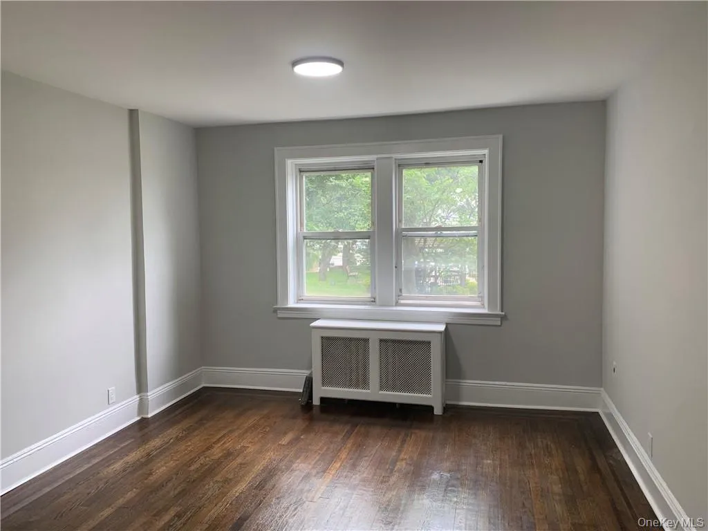 10 Oakridge Place, Eastchester, NY, 1 Bedroom Bedrooms, 3 Rooms Rooms,1 BathroomBathrooms,Residential Lease,For Rent,Oakridge,0,1009968 10 Oakridge Place, Eastchester, NY, 1 Bedroom Bedrooms, 3 Rooms Rooms,1 BathroomBathrooms,Residential Lease,For Rent,Oakridge,0,1009968