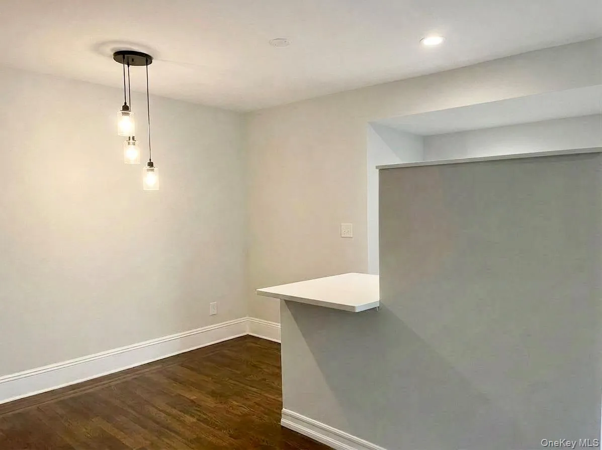 10 Oakridge Place, Eastchester, NY, 1 Bedroom Bedrooms, 3 Rooms Rooms,1 BathroomBathrooms,Residential Lease,For Rent,Oakridge,0,1009968 10 Oakridge Place, Eastchester, NY, 1 Bedroom Bedrooms, 3 Rooms Rooms,1 BathroomBathrooms,Residential Lease,For Rent,Oakridge,0,1009968