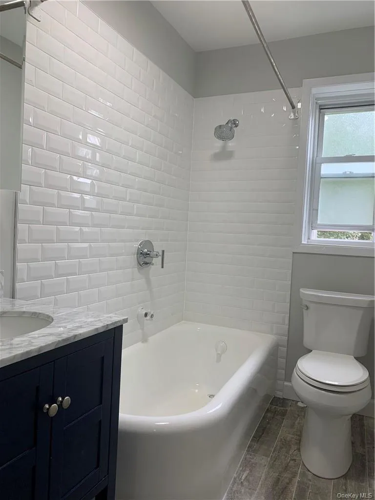 10 Oakridge Place, Eastchester, NY, 1 Bedroom Bedrooms, 3 Rooms Rooms,1 BathroomBathrooms,Residential Lease,For Rent,Oakridge,0,1009968 10 Oakridge Place, Eastchester, NY, 1 Bedroom Bedrooms, 3 Rooms Rooms,1 BathroomBathrooms,Residential Lease,For Rent,Oakridge,0,1009968
