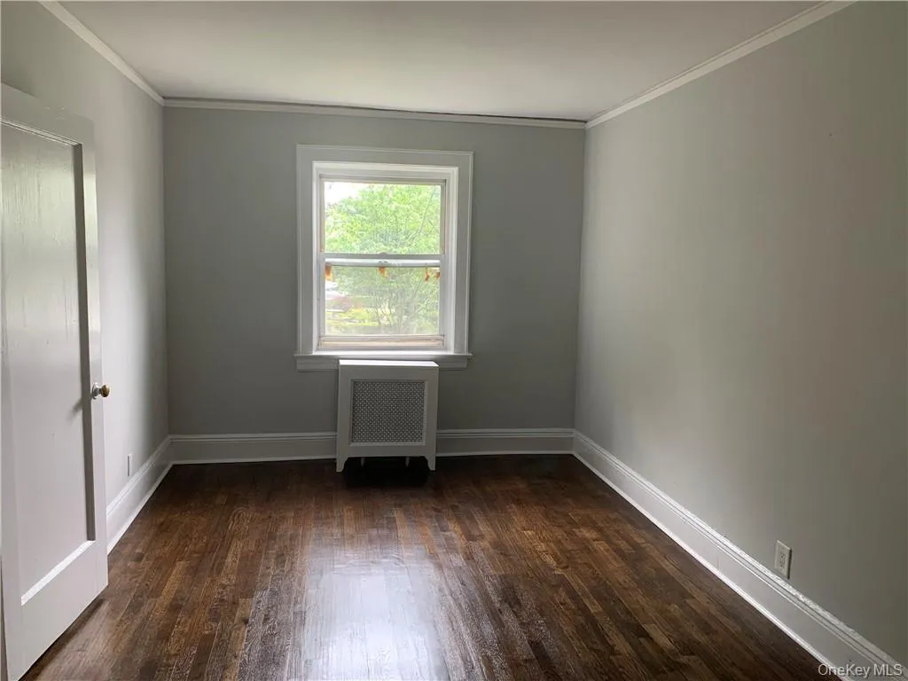10 Oakridge Place, Eastchester, NY, 1 Bedroom Bedrooms, 3 Rooms Rooms,1 BathroomBathrooms,Residential Lease,For Rent,Oakridge,0,1009968 10 Oakridge Place, Eastchester, NY, 1 Bedroom Bedrooms, 3 Rooms Rooms,1 BathroomBathrooms,Residential Lease,For Rent,Oakridge,0,1009968
