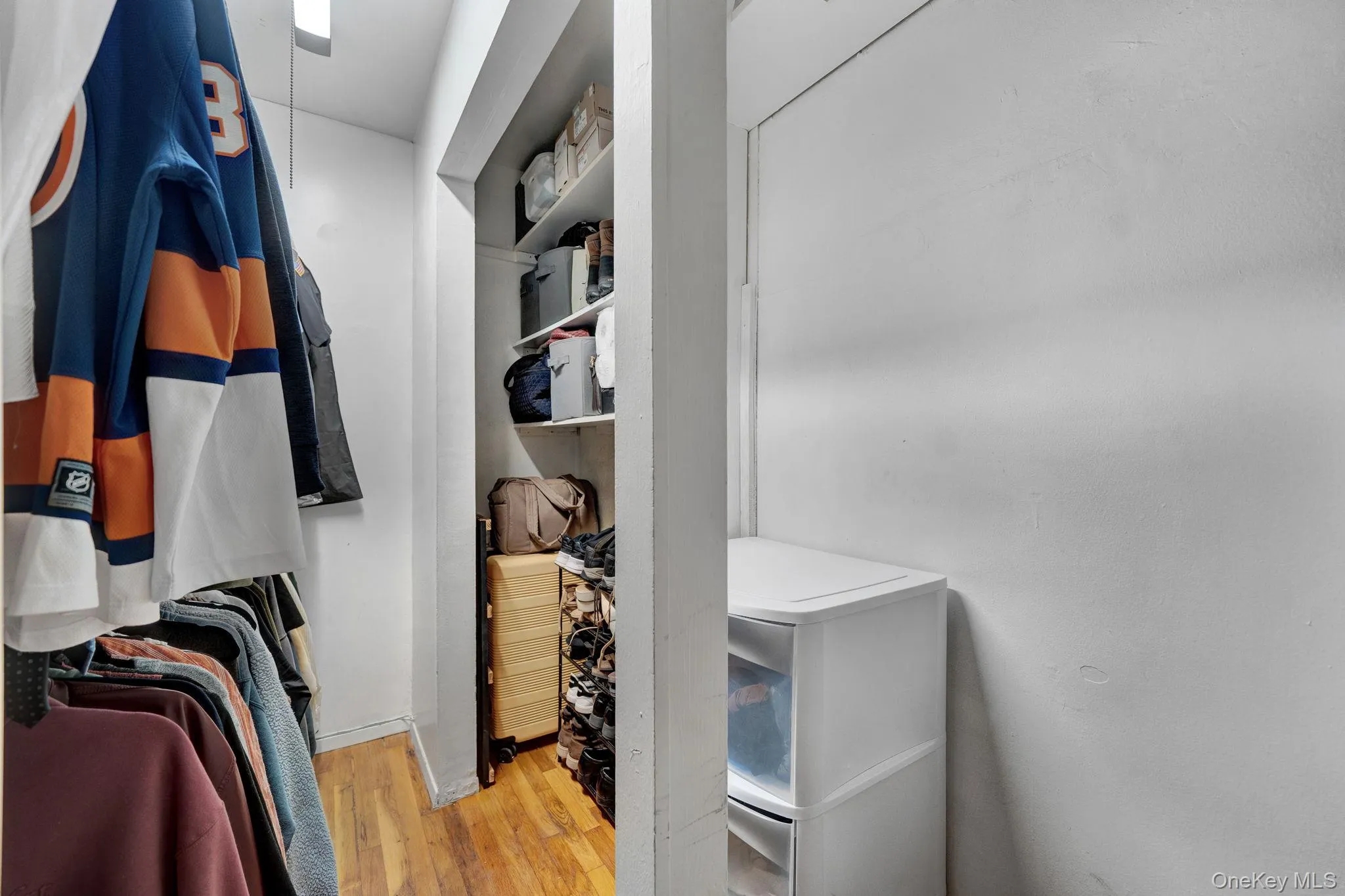 14 Ivy Street, Oyster Bay, NY, 1 Bedroom Bedrooms, 3 Rooms Rooms,1 BathroomBathrooms,Residential,For Rent,Ivy,0,1009975 14 Ivy Street, Oyster Bay, NY, 1 Bedroom Bedrooms, 3 Rooms Rooms,1 BathroomBathrooms,Residential,For Rent,Ivy,0,1009975
