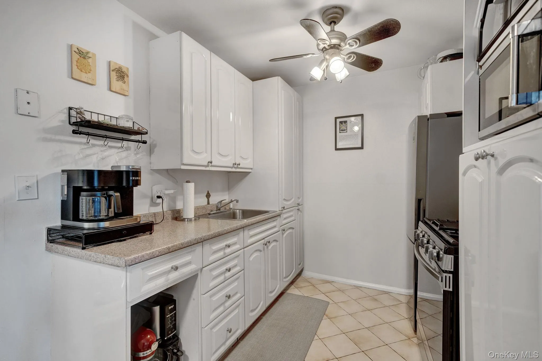 14 Ivy Street, Oyster Bay, NY, 1 Bedroom Bedrooms, 3 Rooms Rooms,1 BathroomBathrooms,Residential,For Rent,Ivy,0,1009975 14 Ivy Street, Oyster Bay, NY, 1 Bedroom Bedrooms, 3 Rooms Rooms,1 BathroomBathrooms,Residential,For Rent,Ivy,0,1009975