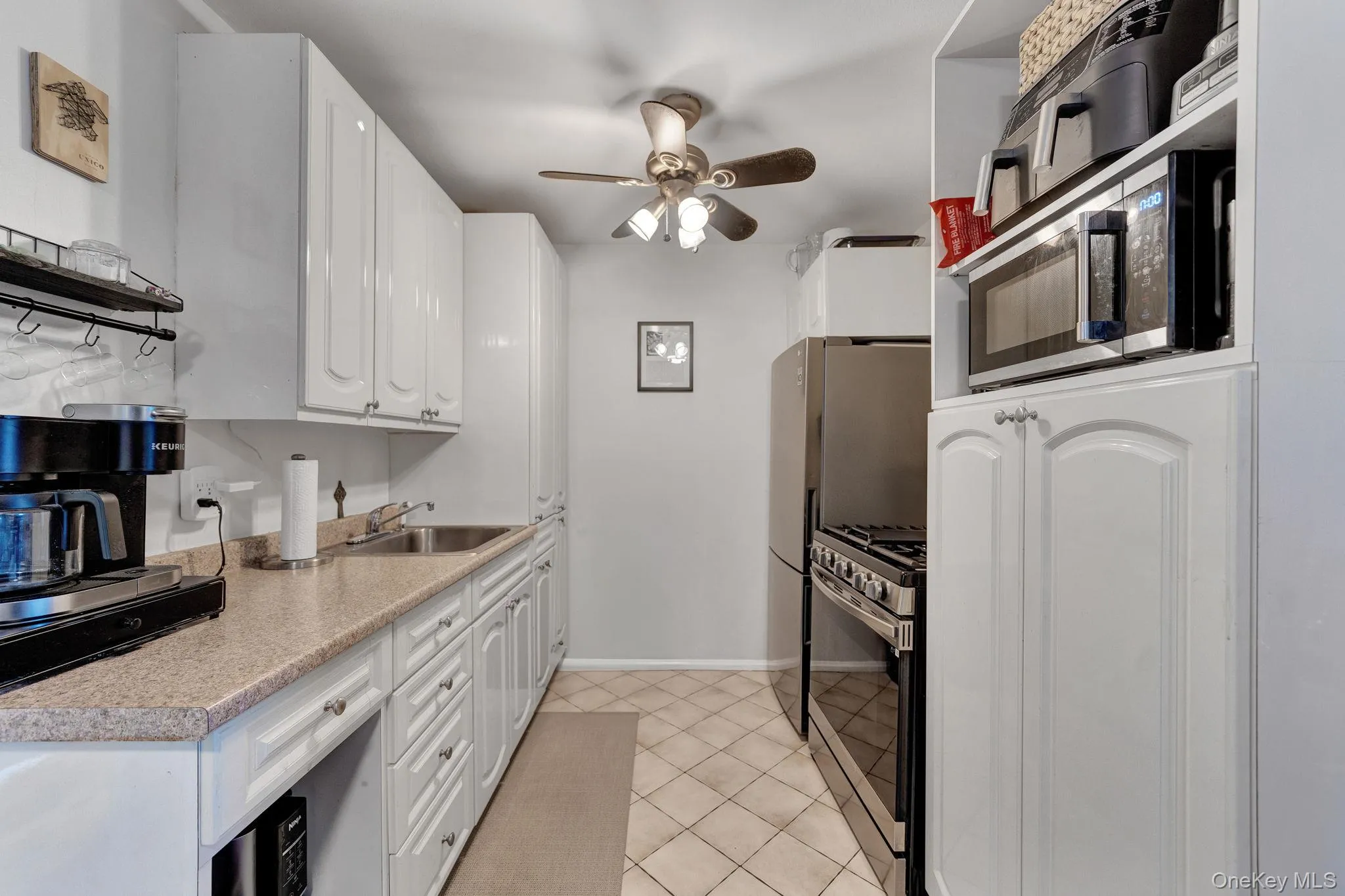 14 Ivy Street, Oyster Bay, NY, 1 Bedroom Bedrooms, 3 Rooms Rooms,1 BathroomBathrooms,Residential,For Rent,Ivy,0,1009975 14 Ivy Street, Oyster Bay, NY, 1 Bedroom Bedrooms, 3 Rooms Rooms,1 BathroomBathrooms,Residential,For Rent,Ivy,0,1009975