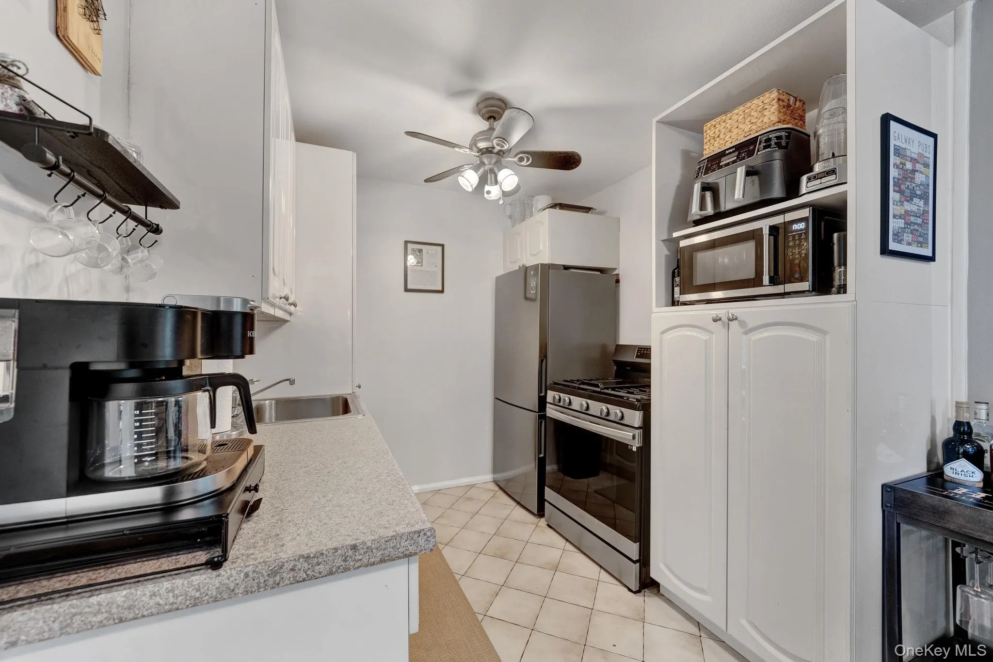 14 Ivy Street, Oyster Bay, NY, 1 Bedroom Bedrooms, 3 Rooms Rooms,1 BathroomBathrooms,Residential,For Rent,Ivy,0,1009975 14 Ivy Street, Oyster Bay, NY, 1 Bedroom Bedrooms, 3 Rooms Rooms,1 BathroomBathrooms,Residential,For Rent,Ivy,0,1009975