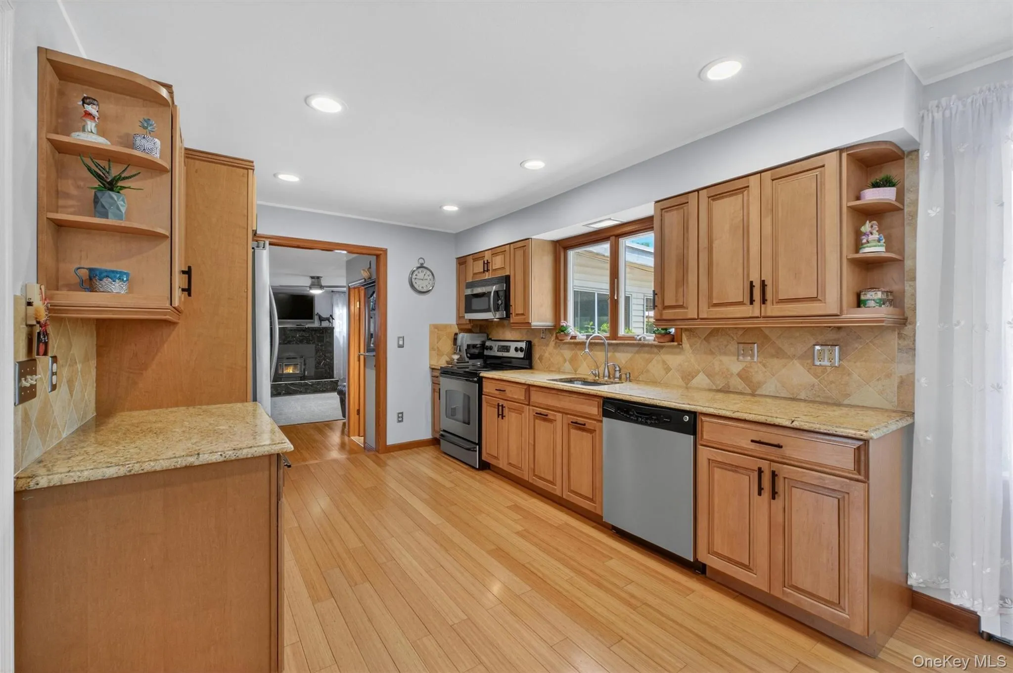 5 Gene Court, East Fishkill, NY, 4 Bedrooms Bedrooms, 8 Rooms Rooms,2 BathroomsBathrooms,Residential,For Rent,Gene,0,1009976 5 Gene Court, East Fishkill, NY, 4 Bedrooms Bedrooms, 8 Rooms Rooms,2 BathroomsBathrooms,Residential,For Rent,Gene,0,1009976