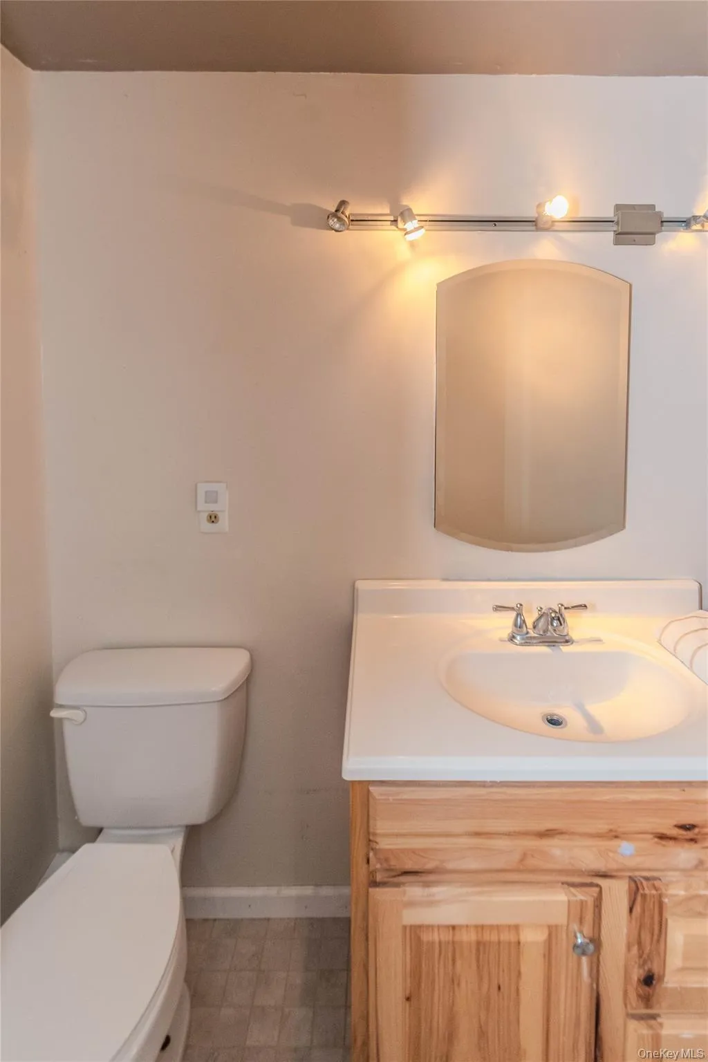 12 Ose Road, Lloyd, NY, 3 Bedrooms Bedrooms, 6 Rooms Rooms,2 BathroomsBathrooms,Residential,For Rent,Ose,0,1009977 12 Ose Road, Lloyd, NY, 3 Bedrooms Bedrooms, 6 Rooms Rooms,2 BathroomsBathrooms,Residential,For Rent,Ose,0,1009977