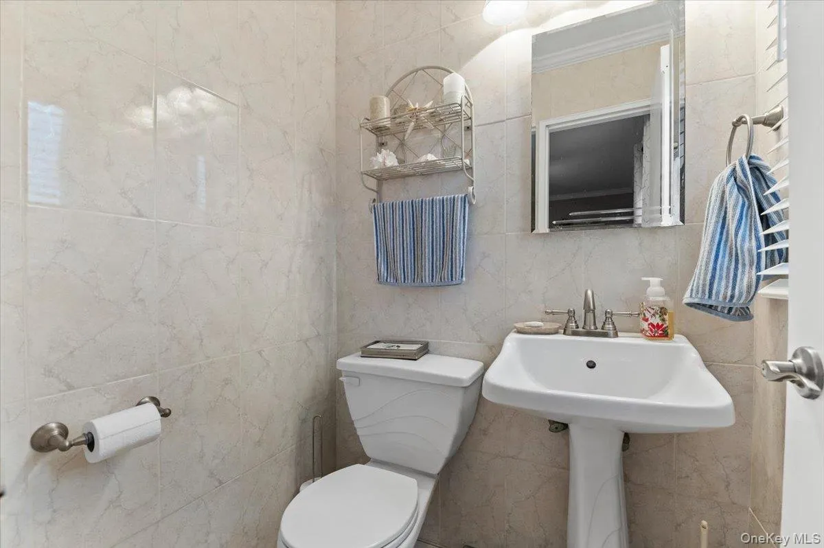 10 Peter Road, Oyster Bay, NY, 3 Bedrooms Bedrooms, 8 Rooms Rooms,2 BathroomsBathrooms,Residential,For Rent,Peter,0,1009978 10 Peter Road, Oyster Bay, NY, 3 Bedrooms Bedrooms, 8 Rooms Rooms,2 BathroomsBathrooms,Residential,For Rent,Peter,0,1009978