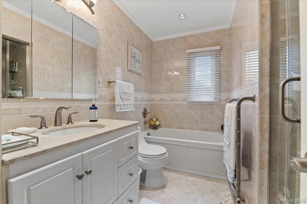 10 Peter Road, Oyster Bay, NY, 3 Bedrooms Bedrooms, 8 Rooms Rooms,2 BathroomsBathrooms,Residential,For Rent,Peter,0,1009978 10 Peter Road, Oyster Bay, NY, 3 Bedrooms Bedrooms, 8 Rooms Rooms,2 BathroomsBathrooms,Residential,For Rent,Peter,0,1009978