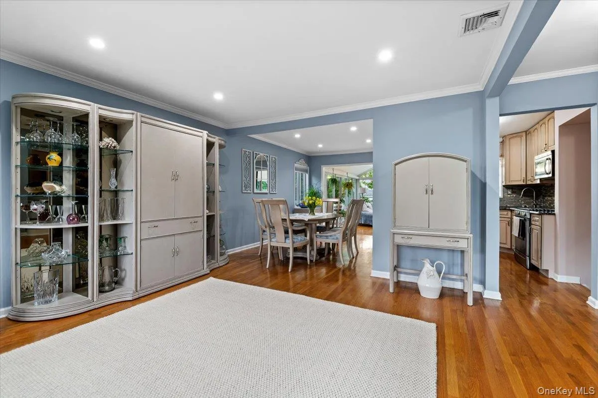 10 Peter Road, Oyster Bay, NY, 3 Bedrooms Bedrooms, 8 Rooms Rooms,2 BathroomsBathrooms,Residential,For Rent,Peter,0,1009978 10 Peter Road, Oyster Bay, NY, 3 Bedrooms Bedrooms, 8 Rooms Rooms,2 BathroomsBathrooms,Residential,For Rent,Peter,0,1009978