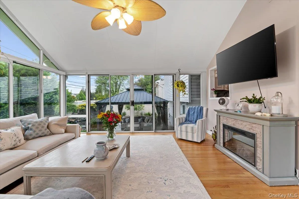 10 Peter Road, Oyster Bay, NY, 3 Bedrooms Bedrooms, 8 Rooms Rooms,2 BathroomsBathrooms,Residential,For Rent,Peter,0,1009978 10 Peter Road, Oyster Bay, NY, 3 Bedrooms Bedrooms, 8 Rooms Rooms,2 BathroomsBathrooms,Residential,For Rent,Peter,0,1009978
