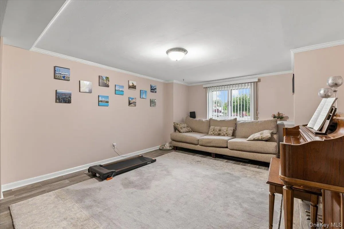 10 Peter Road, Oyster Bay, NY, 3 Bedrooms Bedrooms, 8 Rooms Rooms,2 BathroomsBathrooms,Residential,For Rent,Peter,0,1009978 10 Peter Road, Oyster Bay, NY, 3 Bedrooms Bedrooms, 8 Rooms Rooms,2 BathroomsBathrooms,Residential,For Rent,Peter,0,1009978