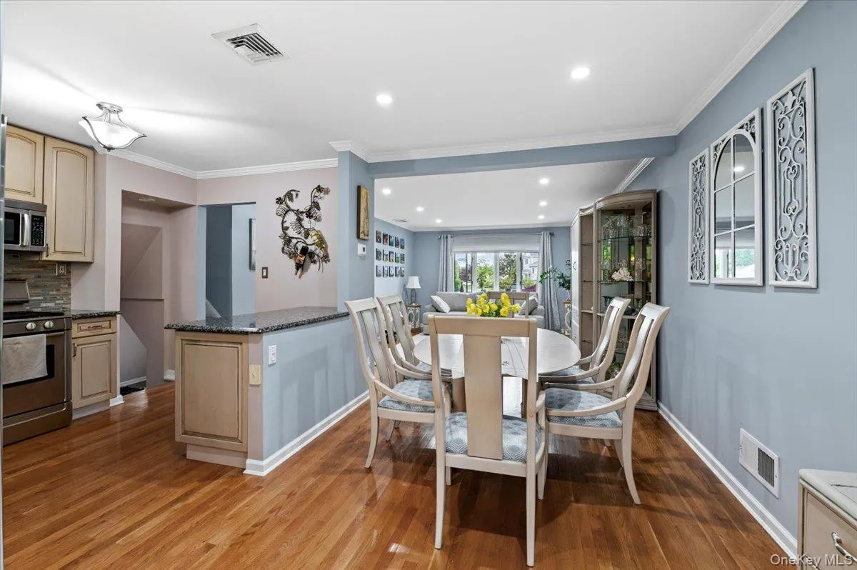 10 Peter Road, Oyster Bay, NY, 3 Bedrooms Bedrooms, 8 Rooms Rooms,2 BathroomsBathrooms,Residential,For Rent,Peter,0,1009978 10 Peter Road, Oyster Bay, NY, 3 Bedrooms Bedrooms, 8 Rooms Rooms,2 BathroomsBathrooms,Residential,For Rent,Peter,0,1009978