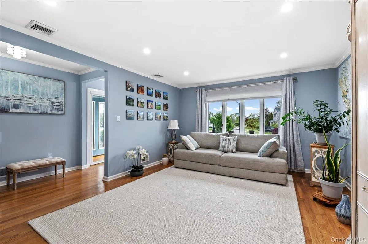 10 Peter Road, Oyster Bay, NY, 3 Bedrooms Bedrooms, 8 Rooms Rooms,2 BathroomsBathrooms,Residential,For Rent,Peter,0,1009978 10 Peter Road, Oyster Bay, NY, 3 Bedrooms Bedrooms, 8 Rooms Rooms,2 BathroomsBathrooms,Residential,For Rent,Peter,0,1009978