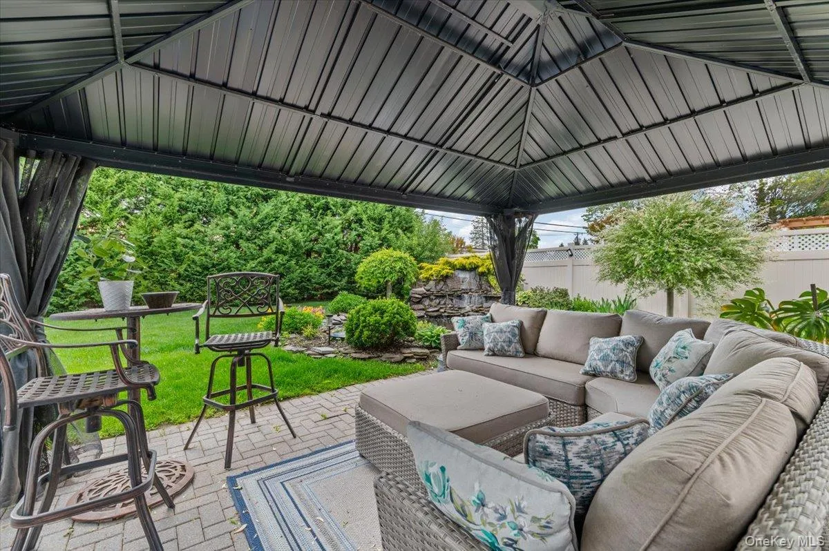 10 Peter Road, Oyster Bay, NY, 3 Bedrooms Bedrooms, 8 Rooms Rooms,2 BathroomsBathrooms,Residential,For Rent,Peter,0,1009978 10 Peter Road, Oyster Bay, NY, 3 Bedrooms Bedrooms, 8 Rooms Rooms,2 BathroomsBathrooms,Residential,For Rent,Peter,0,1009978