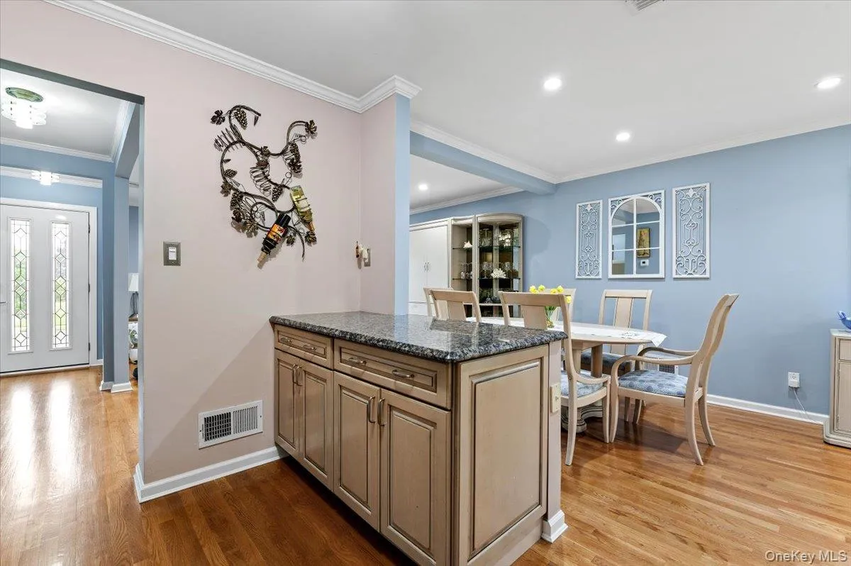 10 Peter Road, Oyster Bay, NY, 3 Bedrooms Bedrooms, 8 Rooms Rooms,2 BathroomsBathrooms,Residential,For Rent,Peter,0,1009978 10 Peter Road, Oyster Bay, NY, 3 Bedrooms Bedrooms, 8 Rooms Rooms,2 BathroomsBathrooms,Residential,For Rent,Peter,0,1009978