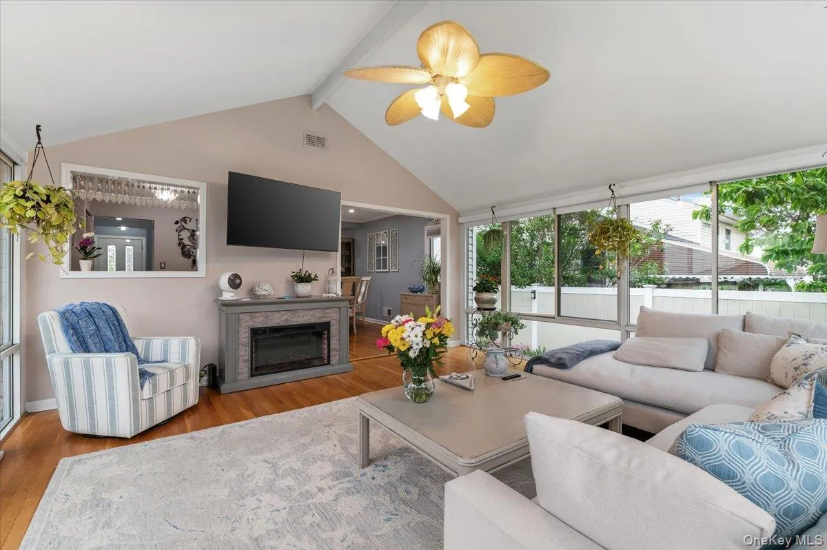 10 Peter Road, Oyster Bay, NY, 3 Bedrooms Bedrooms, 8 Rooms Rooms,2 BathroomsBathrooms,Residential,For Rent,Peter,0,1009978 10 Peter Road, Oyster Bay, NY, 3 Bedrooms Bedrooms, 8 Rooms Rooms,2 BathroomsBathrooms,Residential,For Rent,Peter,0,1009978