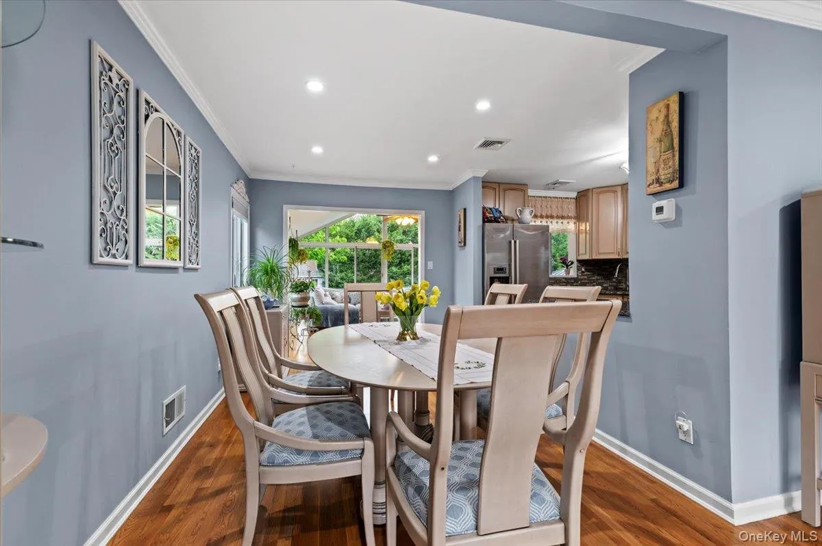 10 Peter Road, Oyster Bay, NY, 3 Bedrooms Bedrooms, 8 Rooms Rooms,2 BathroomsBathrooms,Residential,For Rent,Peter,0,1009978 10 Peter Road, Oyster Bay, NY, 3 Bedrooms Bedrooms, 8 Rooms Rooms,2 BathroomsBathrooms,Residential,For Rent,Peter,0,1009978