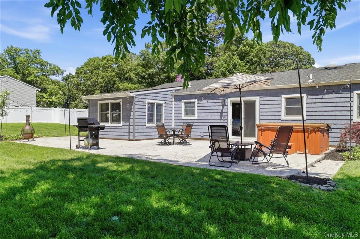 32 Henearly Drive, Brookhaven, NY, 3 Bedrooms Bedrooms, 5 Rooms Rooms,1 BathroomBathrooms,Residential,For Rent,Henearly,0,1009982 32 Henearly Drive, Brookhaven, NY, 3 Bedrooms Bedrooms, 5 Rooms Rooms,1 BathroomBathrooms,Residential,For Rent,Henearly,0,1009982