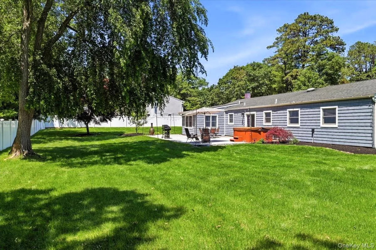 32 Henearly Drive, Brookhaven, NY, 3 Bedrooms Bedrooms, 5 Rooms Rooms,1 BathroomBathrooms,Residential,For Rent,Henearly,0,1009982 32 Henearly Drive, Brookhaven, NY, 3 Bedrooms Bedrooms, 5 Rooms Rooms,1 BathroomBathrooms,Residential,For Rent,Henearly,0,1009982