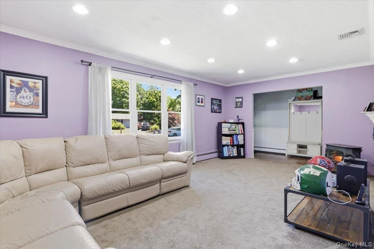 32 Henearly Drive, Brookhaven, NY, 3 Bedrooms Bedrooms, 5 Rooms Rooms,1 BathroomBathrooms,Residential,For Rent,Henearly,0,1009982 32 Henearly Drive, Brookhaven, NY, 3 Bedrooms Bedrooms, 5 Rooms Rooms,1 BathroomBathrooms,Residential,For Rent,Henearly,0,1009982