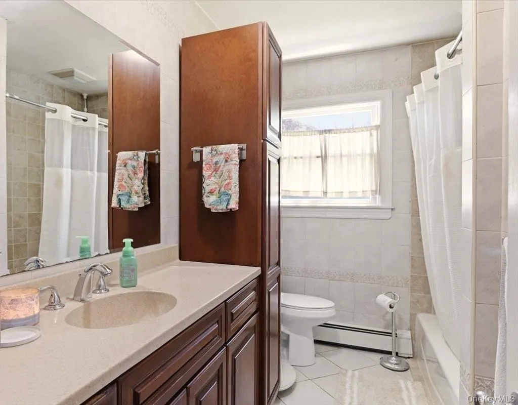 32 Henearly Drive, Brookhaven, NY, 3 Bedrooms Bedrooms, 5 Rooms Rooms,1 BathroomBathrooms,Residential,For Rent,Henearly,0,1009982 32 Henearly Drive, Brookhaven, NY, 3 Bedrooms Bedrooms, 5 Rooms Rooms,1 BathroomBathrooms,Residential,For Rent,Henearly,0,1009982