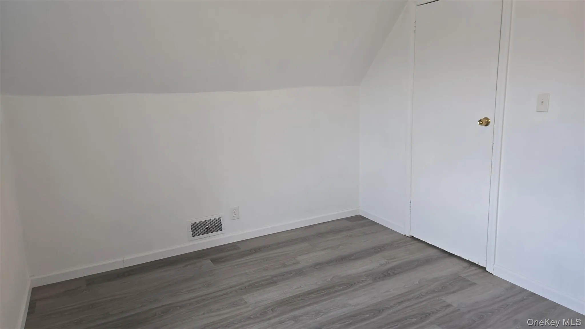 120-33 200th Street, New York, NY, 1 Bedroom Bedrooms, 4 Rooms Rooms,1 BathroomBathrooms,Residential Lease,For Rent,200th,0,1009984 120-33 200th Street, New York, NY, 1 Bedroom Bedrooms, 4 Rooms Rooms,1 BathroomBathrooms,Residential Lease,For Rent,200th,0,1009984