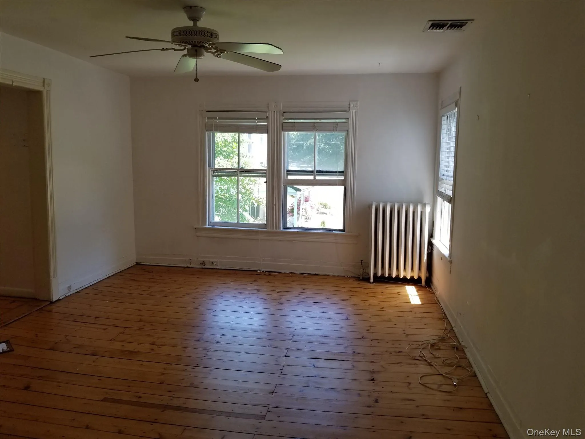 415 Myrtle Avenue, Brookhaven, NY, 2 Bedrooms Bedrooms, 5 Rooms Rooms,1 BathroomBathrooms,Residential Lease,For Rent,Myrtle,0,1009990 415 Myrtle Avenue, Brookhaven, NY, 2 Bedrooms Bedrooms, 5 Rooms Rooms,1 BathroomBathrooms,Residential Lease,For Rent,Myrtle,0,1009990