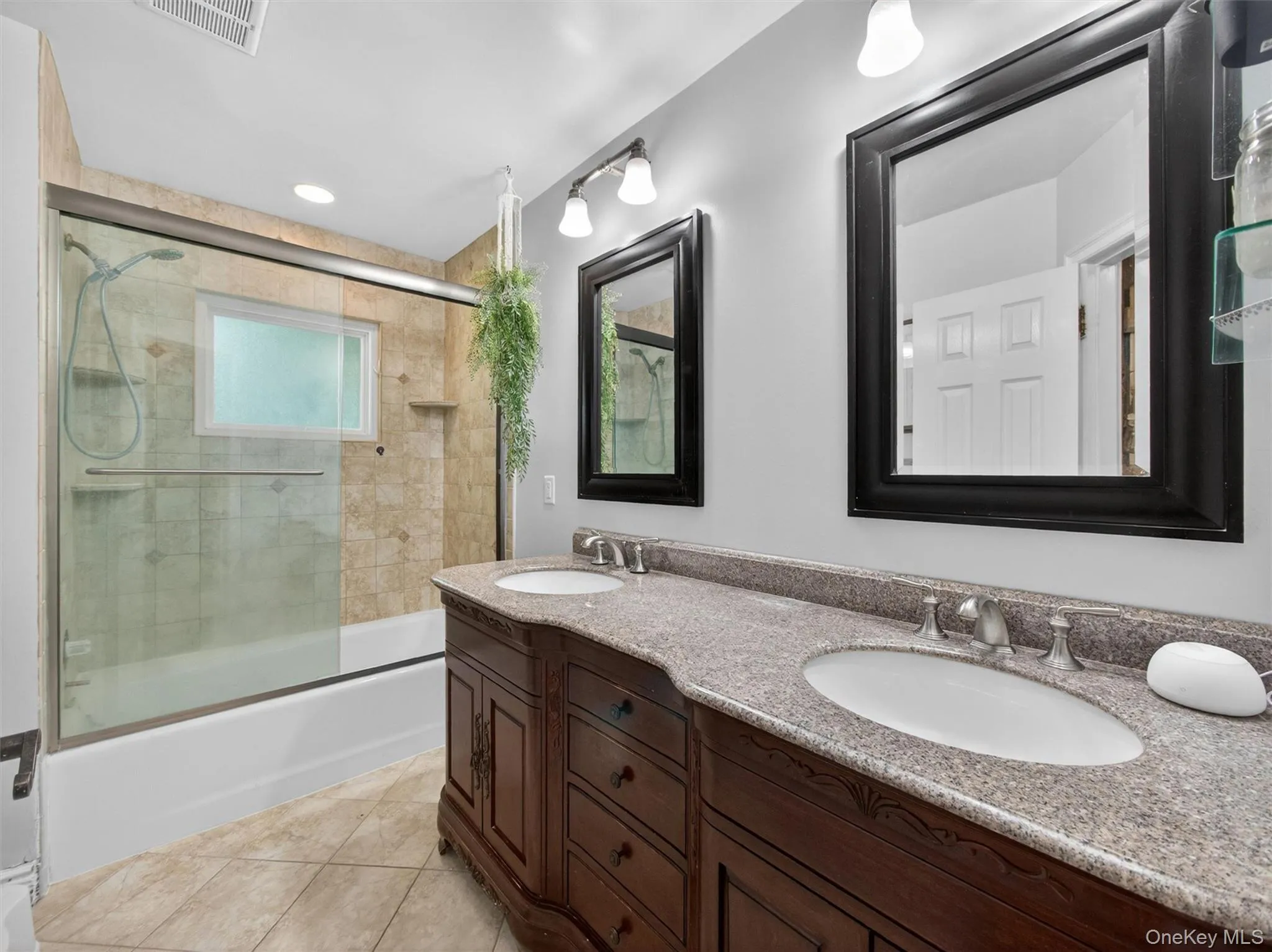 22 Gail Drive, Clarkstown, NY, 3 Bedrooms Bedrooms, 13 Rooms Rooms,2 BathroomsBathrooms,Residential,For Rent,Gail,0,1009995 22 Gail Drive, Clarkstown, NY, 3 Bedrooms Bedrooms, 13 Rooms Rooms,2 BathroomsBathrooms,Residential,For Rent,Gail,0,1009995