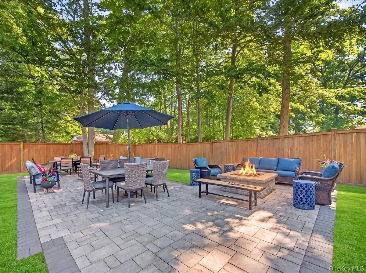 22 Gail Drive, Clarkstown, NY, 3 Bedrooms Bedrooms, 13 Rooms Rooms,2 BathroomsBathrooms,Residential,For Rent,Gail,0,1009995 22 Gail Drive, Clarkstown, NY, 3 Bedrooms Bedrooms, 13 Rooms Rooms,2 BathroomsBathrooms,Residential,For Rent,Gail,0,1009995
