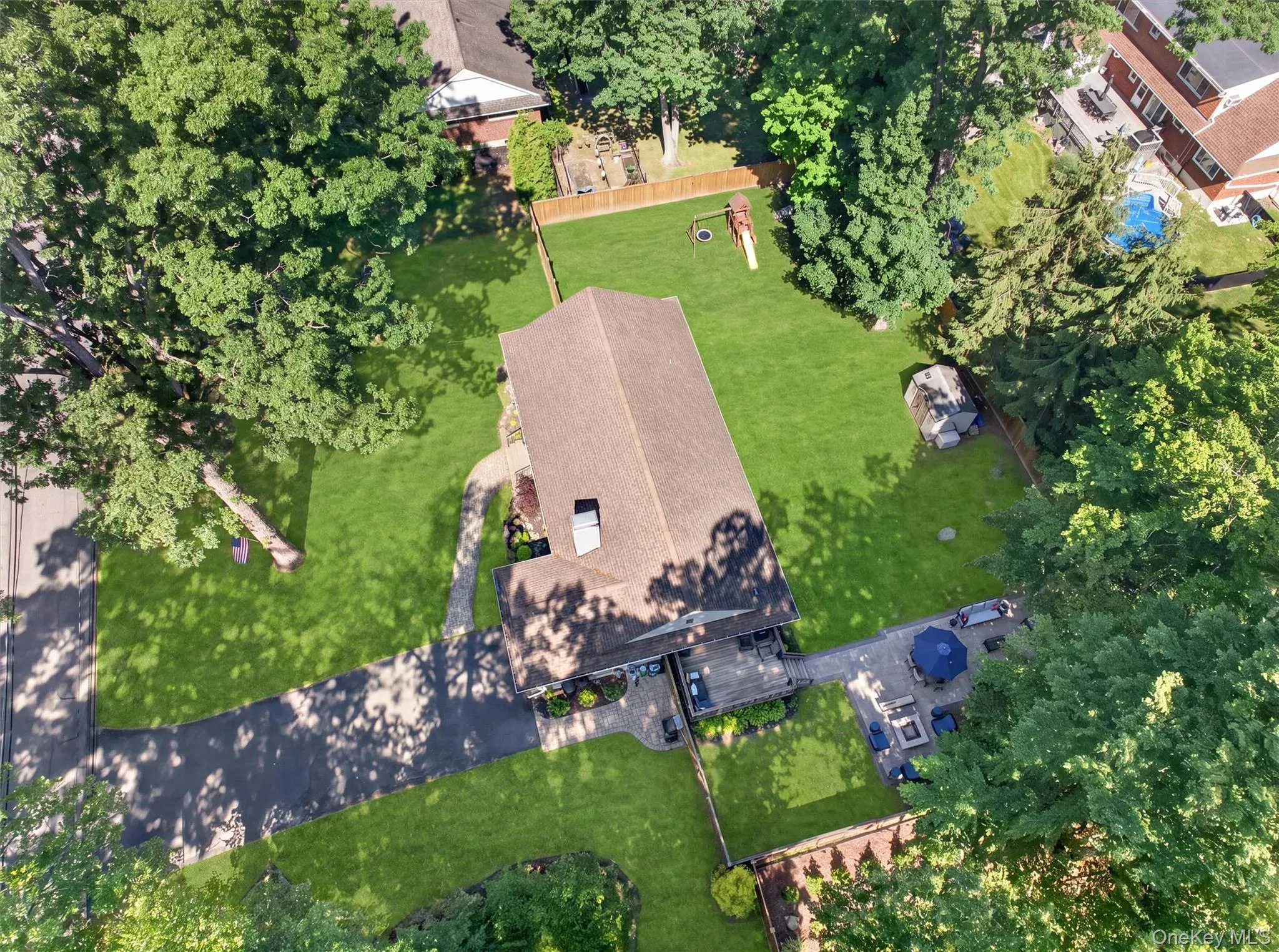 Large front and backyard Large front and backyard