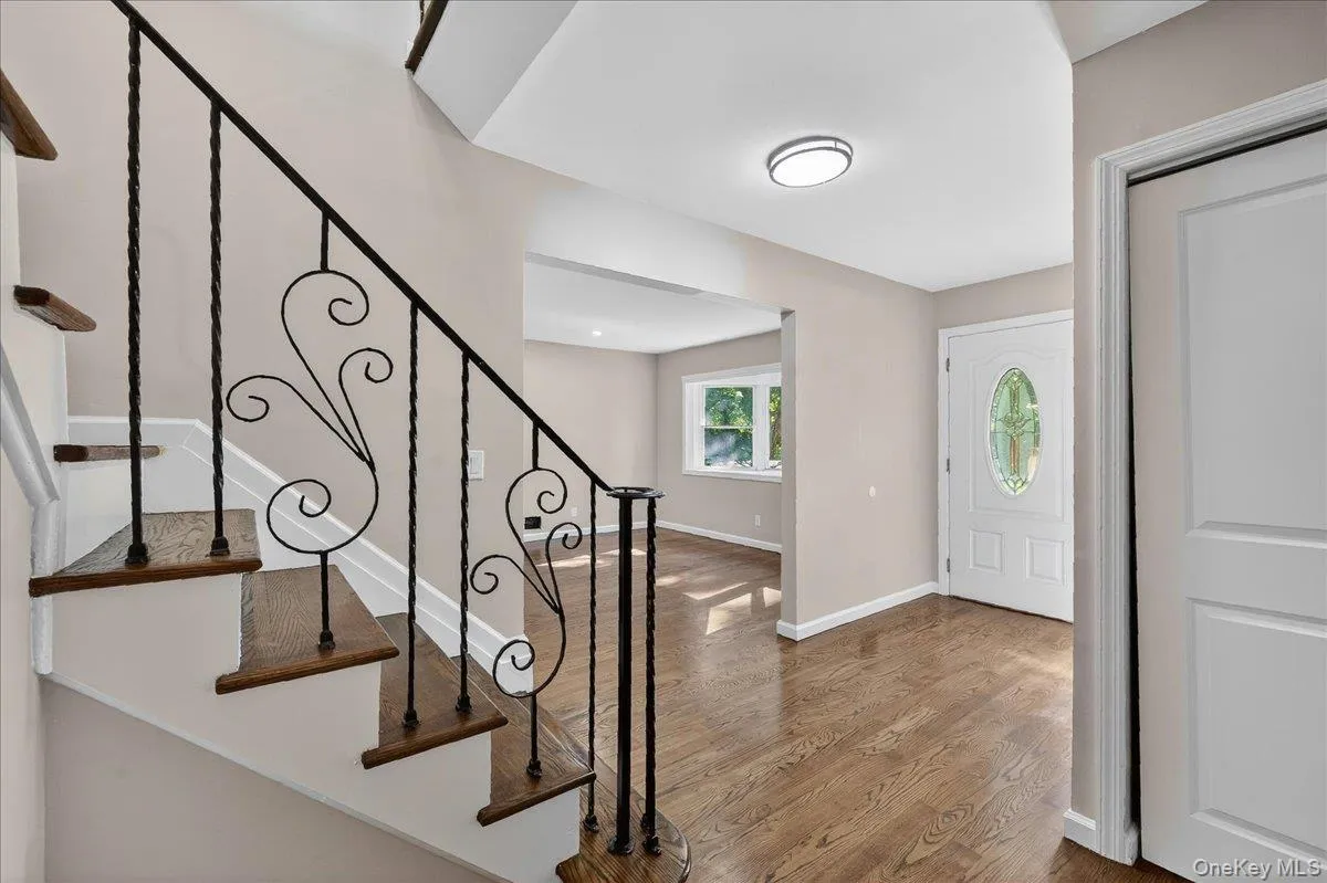 375 Old Willets Path, Smithtown, NY, 4 Bedrooms Bedrooms, 9 Rooms Rooms,3 BathroomsBathrooms,Residential,For Rent,Old Willets,0,1009997 375 Old Willets Path, Smithtown, NY, 4 Bedrooms Bedrooms, 9 Rooms Rooms,3 BathroomsBathrooms,Residential,For Rent,Old Willets,0,1009997