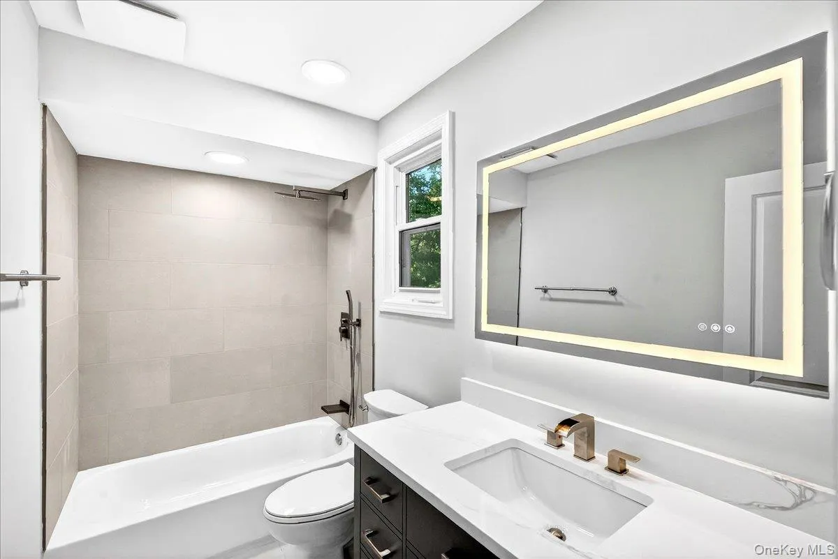 375 Old Willets Path, Smithtown, NY, 4 Bedrooms Bedrooms, 9 Rooms Rooms,3 BathroomsBathrooms,Residential,For Rent,Old Willets,0,1009997 375 Old Willets Path, Smithtown, NY, 4 Bedrooms Bedrooms, 9 Rooms Rooms,3 BathroomsBathrooms,Residential,For Rent,Old Willets,0,1009997