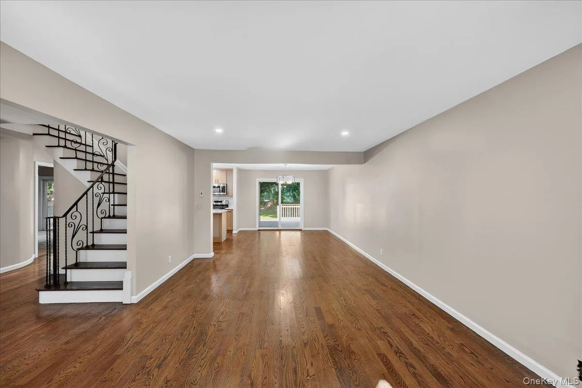 375 Old Willets Path, Smithtown, NY, 4 Bedrooms Bedrooms, 9 Rooms Rooms,3 BathroomsBathrooms,Residential,For Rent,Old Willets,0,1009997 375 Old Willets Path, Smithtown, NY, 4 Bedrooms Bedrooms, 9 Rooms Rooms,3 BathroomsBathrooms,Residential,For Rent,Old Willets,0,1009997