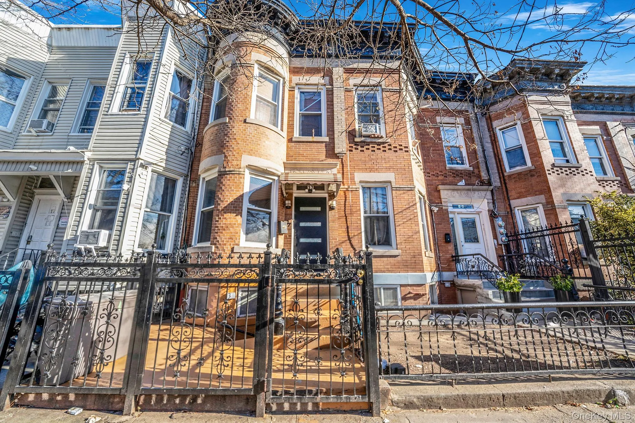 37 Grant Avenue, New York, NY, 3 Bedrooms Bedrooms, 4 Rooms Rooms,1 BathroomBathrooms,Residential,For Rent,Grant,0,1009998 37 Grant Avenue, New York, NY, 3 Bedrooms Bedrooms, 4 Rooms Rooms,1 BathroomBathrooms,Residential,For Rent,Grant,0,1009998